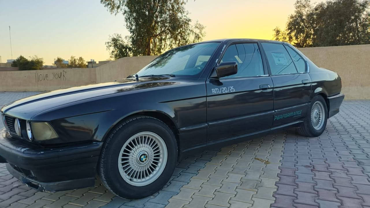 السلام عليكم BMW 735 موديل 91رقم بغداد ألماني 
مكينه مفتوح 6سلندر تبريد تخم تاير حداديه جديده العنوان واسط 
السعر 40بيه مجال
*********** الحال, واسط

