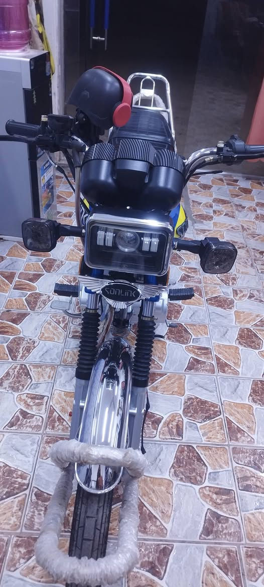 دراجه للبيع موديل ٢٥بغداد راشديه الموبايل ***********السعر٨٠٠وبيهه مجال حك الجيه
