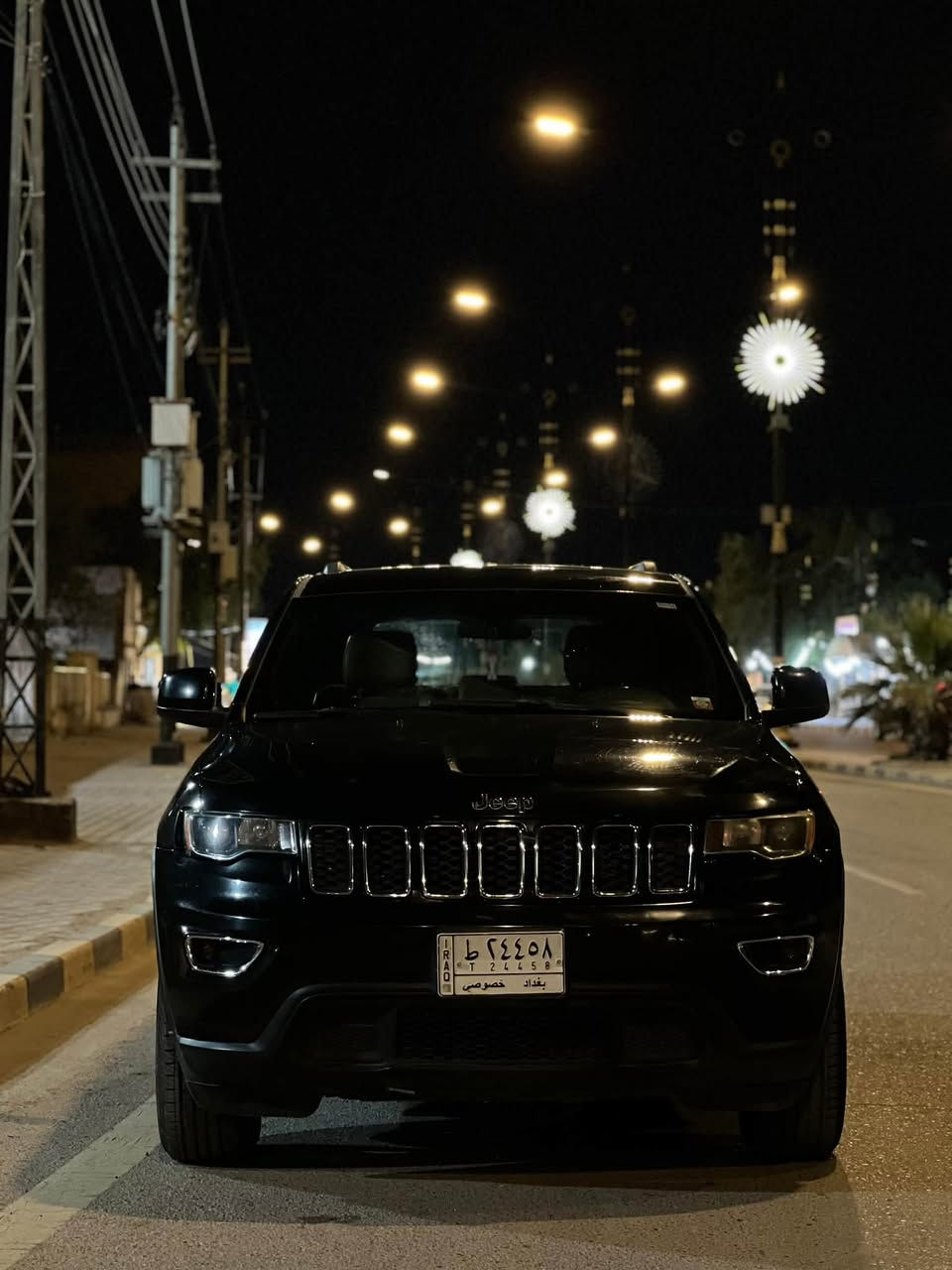 جيب Cherokee  موديل 2020 السياره مكفوله فقط حادث من امريكا بارد اصبعين بلجاملغ الامامي جدا مميزه ! 

مواصفات الشيروكي !
* شاشة 8.4 بوصة مع Apple CarPlay وAndroid Auto.
* كاميرا خلفية وحساسات.
* تشغيل بصمة.
* مقاعد جلد 
* مثبت سرعه
* نظام اختيار أوضاع القيادة
* تبريد ثلج 
مكينه ممتازا 
5 مقاعد 
صندوق كبير 

وبعد هوايه شغلات لان هوايه مواصفات تعرفون ميحتاج اكتبهم !

مكان السياره ميسان 

الي عنده لكزز يراوس ماكو شكال ولفرق طبيعي 

السعر ( 210 ) وبي مجال للشراي فقط يتصل على هذا الرقم 

***********        الرقم الثاني ***********
