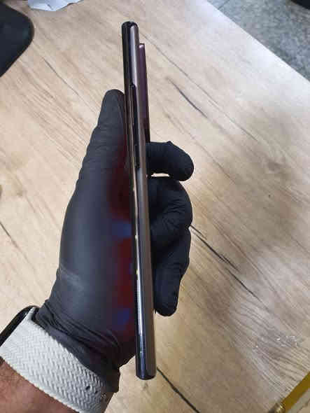 نوت 20 الترا امريكي
ذاكره 128 قابل للزياد الى 1 تيربايت
رام 12 
معالج سناب دراكون 865+ يشغل اغلب الالعاب 90 فريم
كامره 108 ميجابكسل زوم x50
ضرر فقط شاشه ومبدله اصلي صين تجي طبق الاصل بصمه وامولد فقط الحواف انصه لان الاصليه مالته بسعره متسوه وماكو اي فرق للأمانه
السعر 325و بي مجال
ويا شاحنه وكفر هديه
مكاني بغداد
الاتصال او مراسله الواتس ***********
غير متواجد ع فيس
