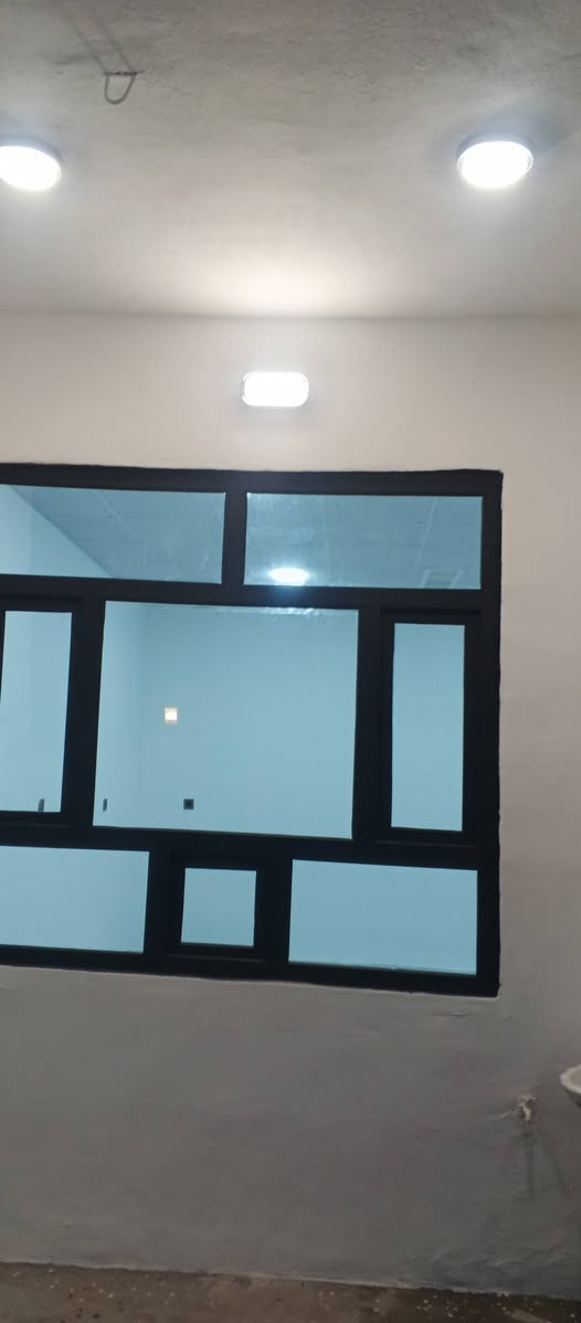 خانو 100متری بۆفرشتن پێک هاتووە لەژوورێ خەو میوان
متبەق سحیات گەراج سەیارە  عنوان کرکوک پنجاعلی نزیک
کۆمیتەی جواردە سعری‌ گونجاوە 32 ملێنو مجال 
***********
