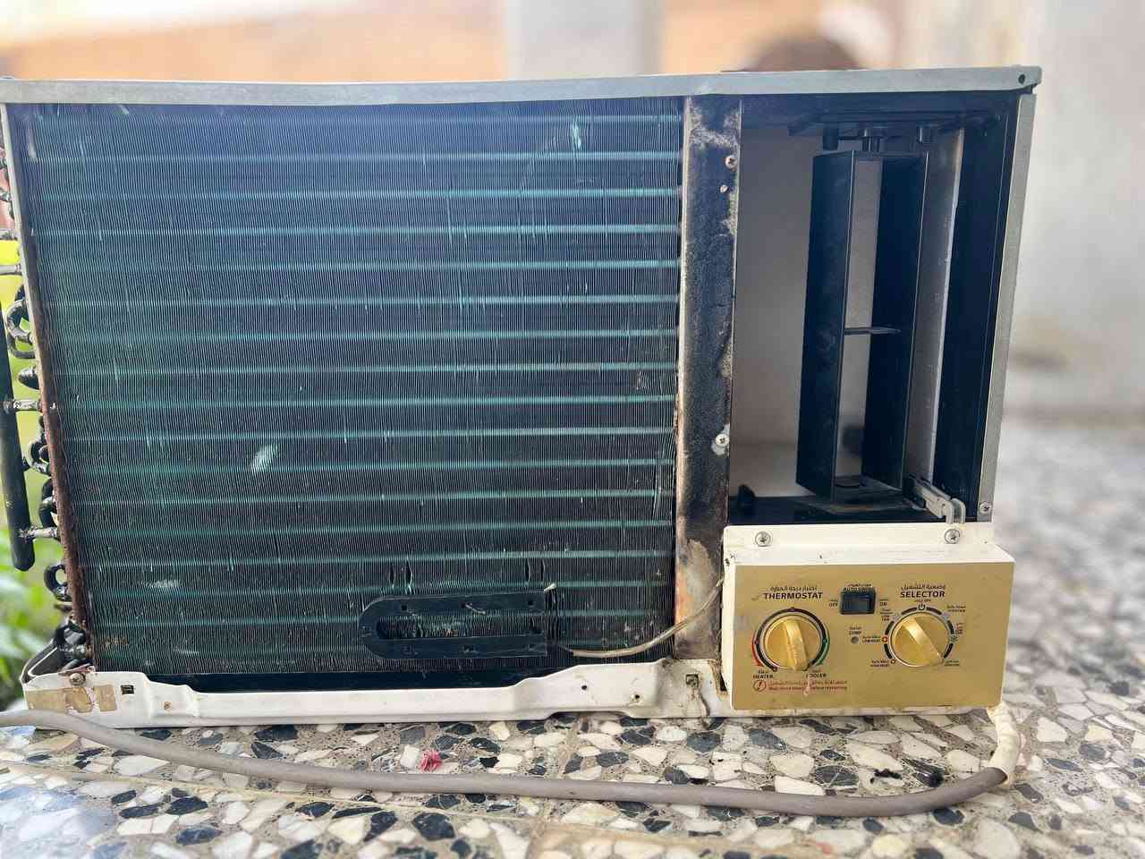 مكيف الحافظ طنين ما مستعمل بس موسم واحد او اقل و شغال و مابي اي شي و ع الفحص السعر 225و بي مجال 
مكاني بابل شارع 80 نجف الرقم ***********
