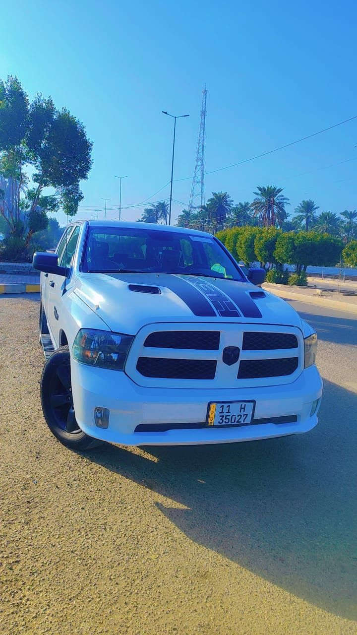 سم لله الرحمن الرحيم 
السلام عليكم 
للبيع دوج رام كلاسيك بلاك
مديل 2018
محرك هيمي 5.700 الوحش
كير محرك تبريد تدفئه كهرباء كله جديد وكفاله
رقم بغداد مشروع وطني بسمي
حادث 3 قطع 
جاملغ طامامي تصليح
 بابين تبديل بلاد 
صور الحادث مرفقه 
سياره جديده 
للستفسار اتصل او واتساب 
***********
