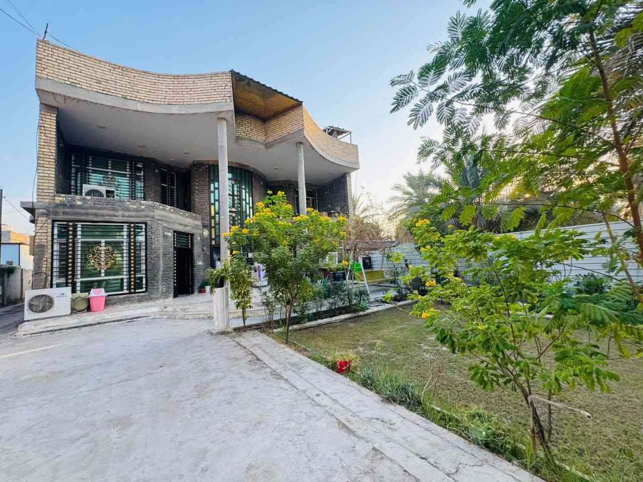 يا الله  السلام عليكم قطعة أرض للبيع المساحه دونم  ونصف سند٢٥ مشيد عليها ثلاث دور سكنيه حديثه🏘️🏘️ تحويل بأسم المشتري مباشر  وجه طريق أبو الجاسم ع. للاستفسار أكثر الاتصال  
أو مراجعة مكتبنا  الموقع حصن جعفرحي المشتل
👈*********** متوفر إتصال واتساب
