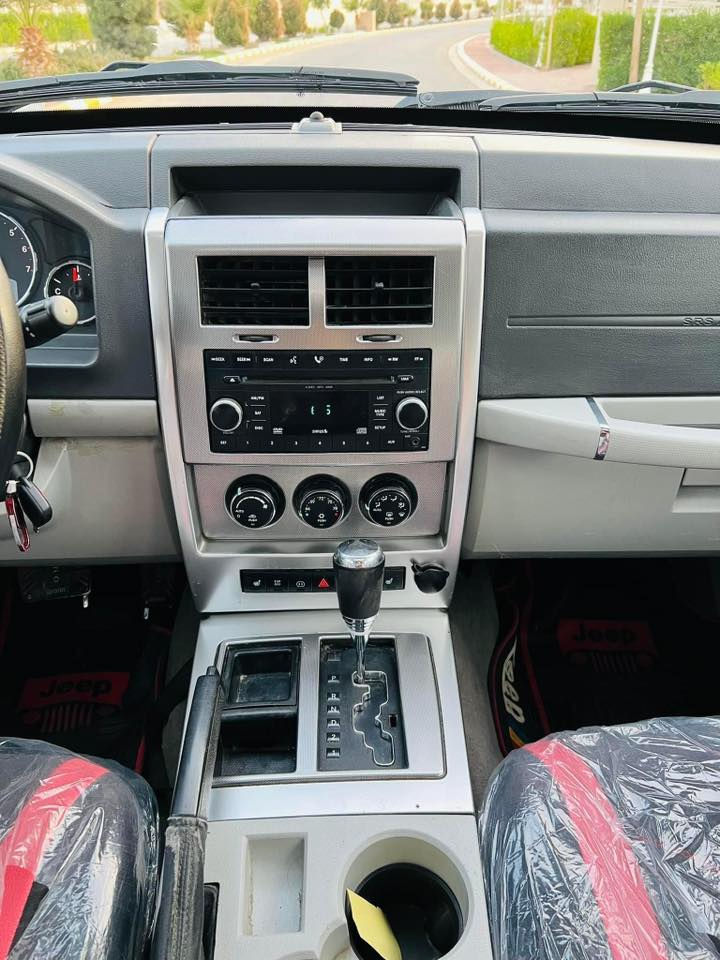 سلام عليكم جيب لبرتي 2008البيع سياره شدله محرك جديد حاويه صار سبوع ب 11ورقه هوه تفرعاته موصفات البرتي معروفه ملاحضه ..سياره معلكه ثالث فقط ضفيره وكهربائيات جديده سعر 73وبيه مجال غير متوجد ع فيس ***********
