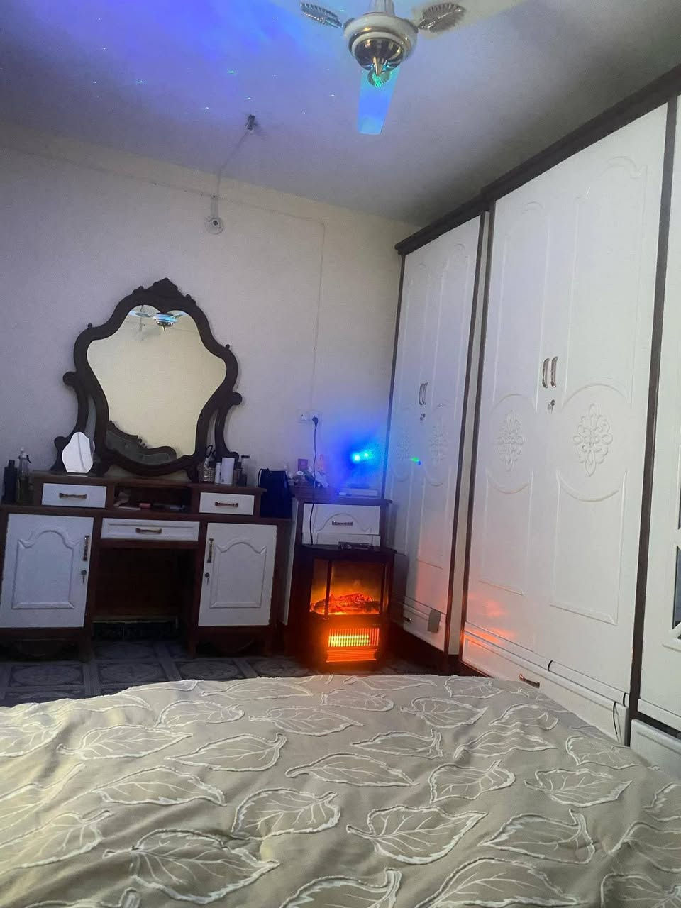 غرفه للبيع مسوينه قبل سنة  خشب عراقي تكمه الغرفة حيل ضخمة وقوية جداً مسويه 3
يردوه مليونين  و250  وبيه مجال لشراي

مكان ديوانيه


**إذا كنت صاحب هذا الإعلان وتريد حذفه لأي سبب، رجاءا أرسل رسالة إلى الدعم الفني**