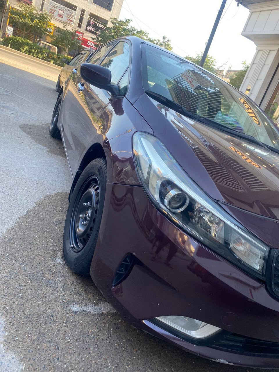 السلام عليكم كيا فورتي موديل ١٧
حادث بنيد سرقه وبيها كلير من امريكا سياره جاهزه خير من الله 
تبريد ثلج 
تخم تاير جديد ابو الورده 
كير مكينه خير من الله 
شياره رقم جديد وباسمي 
السعر 105 وبيها مجال 

الرقم ***********
