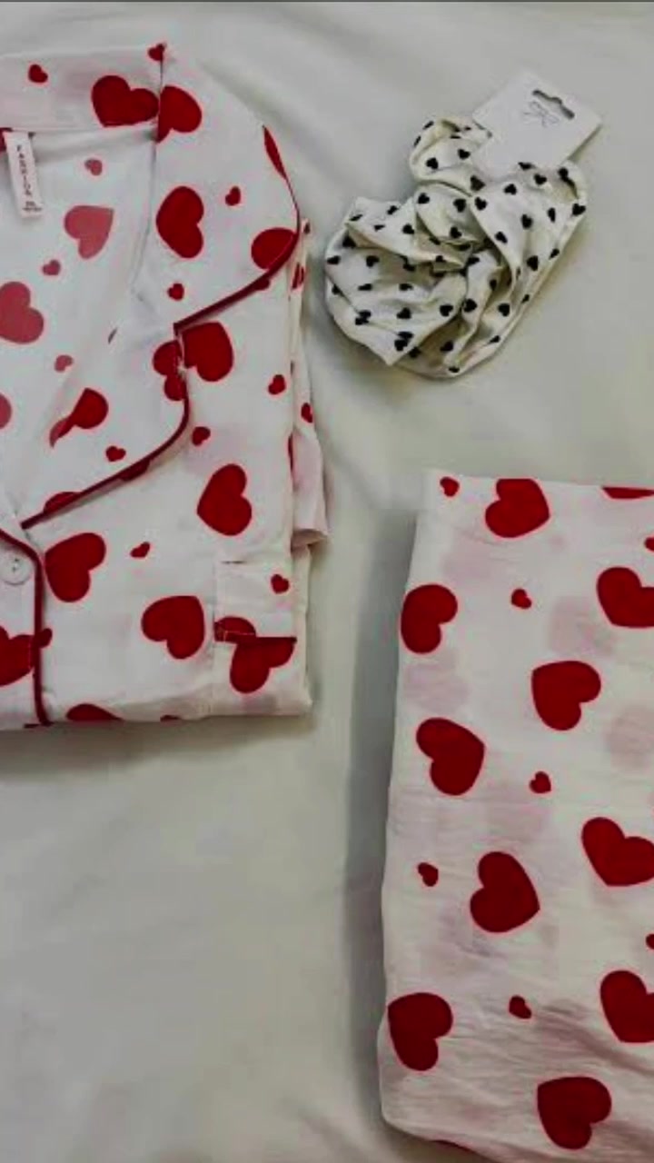 تراك كريشة القطني السعر ١٣ الف
قياسات L, XL, XXl  توصيل 2000
 لكل الإسكندرية و. مجمع حطين وحصوة وشاخة


**إذا كنت صاحب هذا الإعلان وتريد حذفه لأي سبب، رجاءا أرسل رسالة إلى الدعم الفني**