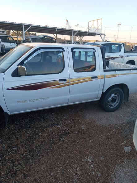 السلام عليكم بيكب نيسان 2009 رقم انباربسمي للبيع بيه ربع الجاملق الألمامي الايسراوباردبل من جهة اليمين والباقي كيرمحرك كفاله سعر 120 وبيه مجال مكان السيارألانبارالرمادي الاتصال ***********
