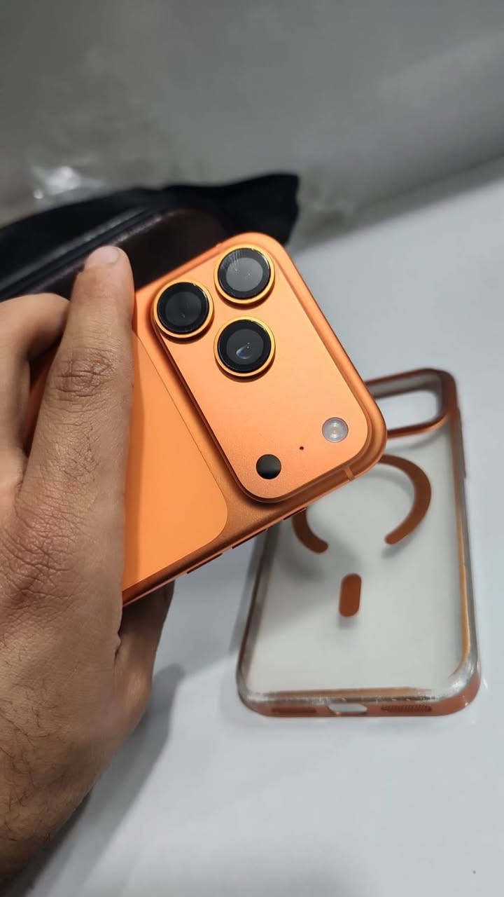 السلام عليكم ايفون 17pro max للبيع  esem بعده بلضمان بطاريه 100 ذاكره 256 كارتونه وكيبل الشحن ما مستخدم مشحون 44 مره مكان بغداد ***********
