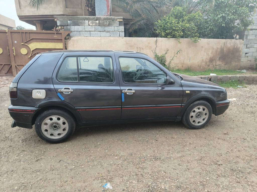 سلام عليكم كولف جيتي م93 للبيع 
مكينه جديده كير مال حاويه ميكانيك مكفول صدر خلفي امامي جديد كهربائيات كله شغاله عله وضع شركه تخم تاير جديد سياره بلاديه عله وضع شركه داخل جلد منضومه زنون سنويه لل 29 رقم دولي تحويل مباشر مكاني ديالى الغالبيه سعر 38 وبيه مجال ***********
