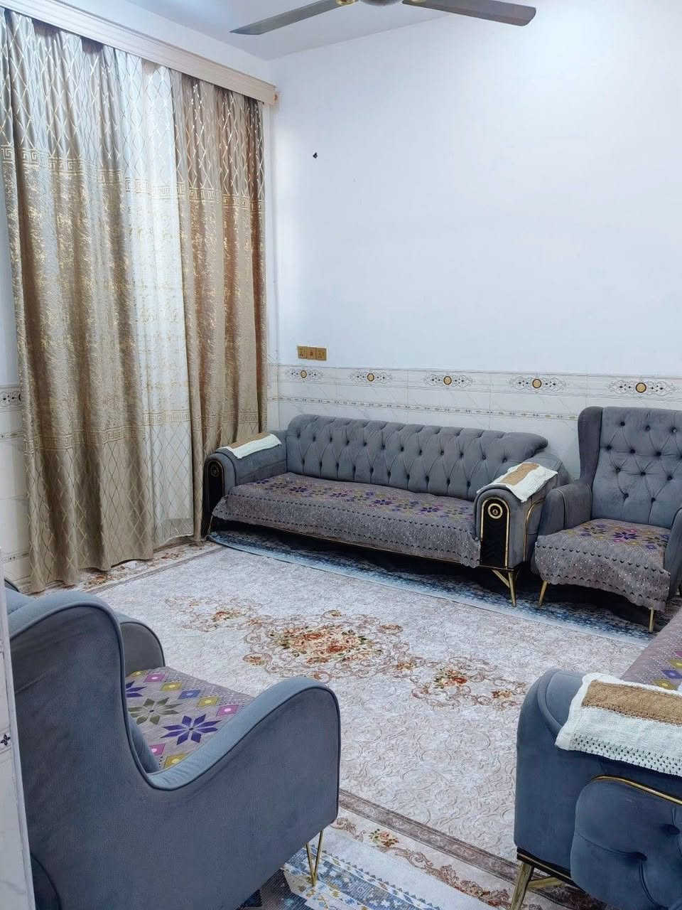 مشتمل للبيع المساحه 125م سند 25
بناء حديث 
غرفتين نوم استقبال وهول ومطبخ ومجمع صحيات
الورديه -شارع المشجر قرب الملعب ثاني بيت عن التبليط الفرعي السعر 67 للاستفسار الاتصال على الرقم  ***********
