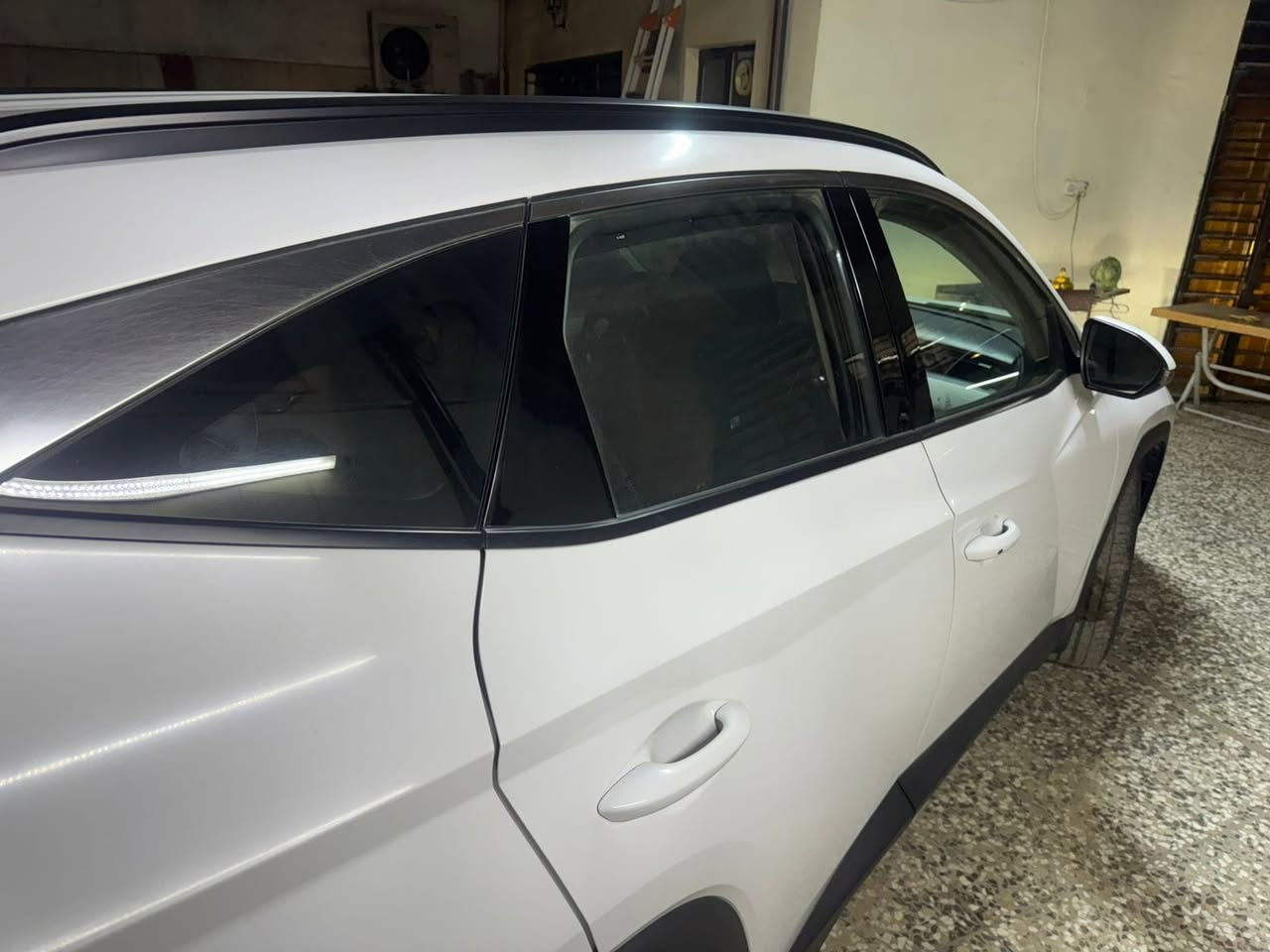 توسان 2023 ماشية 60 الف خليجية السيارة مكفولة من الصبغ والضربة فقط رصعة بيه صغيرة مواصفات نص فوول مكان السيارة كرادة الهاتف *********** السعر اتصل وادلل
