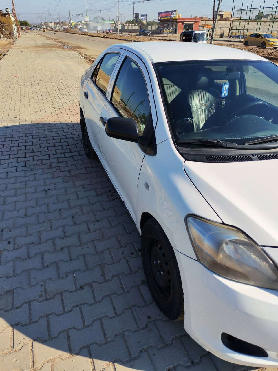 السلام عليكم ورحمة الله وبركاته
كورلا يارس 2007خليجي 
سياره بلاديه بيه صبغ ٣قطع بدون معجون
سياره جاهزه تخم تأير جديد باتري جديد دوشمه جديده  شاشه كار بلاي أندرويد صدر جديد 
مكاني بغداد الراشديه 
السعر 73وبيه مجال
رقم الهاتف ***********
