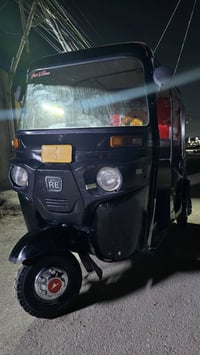 للبيع موديل 17اوراق اوراق تكتك نضيفه ومال شغل مكاني بغداد السعر 3 و100...