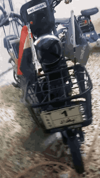 السلام عليكم عندي دراجة شحن البيع السعر خاص فول مواصفات نقص بطاريات فقط دراجة عقل ملف عل فحص لايت عالي ناصي بريكات شحط شغال الريده يجي خاص او يتصل على هاذه رقم ***********
