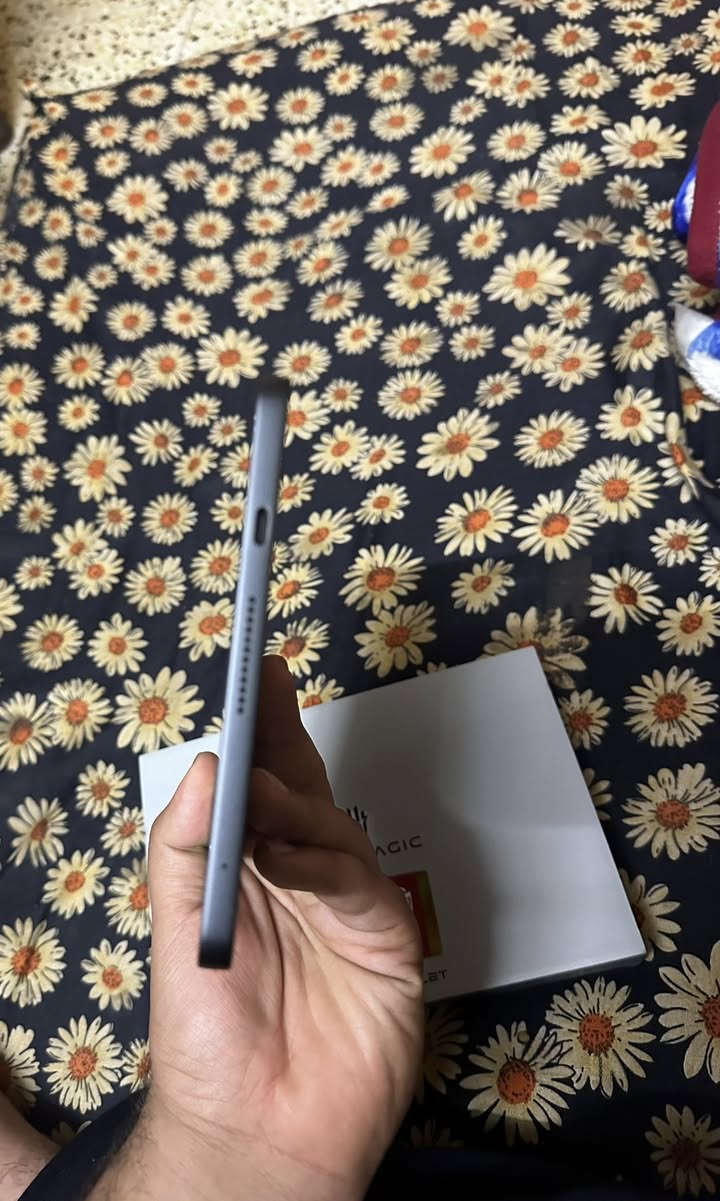 السلام عليكم متوفر ايباد ريد ماجك ذاكره ٢٥٦ استخدام كلش قليل شاشه 165HZ ببجي ١٢٠ فريم الجهاز نضيف كلش استخدام كلش قليل الجهاز ويا الشاحنه الاصليه معلومه الشاحنه الاصليه متجي ويه الجهاز تشتريها منفصله وسعرها ٧٥ الف وحاليا مقطوعه من العراق ويا لزكه مال شاشه مامستخدمه وكفر هديه هاذ بسعر ٨٥٠ الف شامل التوصيل  ***********
