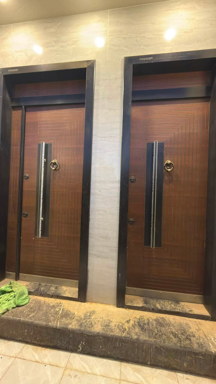 حي الجهاد مربع المخابرات 🏠
دار للبيع ١٠٠متر زيرو ممسكون
يحتوي ع مدخلين
صاله مطبخ حمام منور غرفه نوم
الطابق الثاني
غرفتين نوم مع خدمات
مقابل الدار سياج مدرسه ماكو جيران 
موقع جدا ممتاز مع سعر مناسب
اتصل ***********
