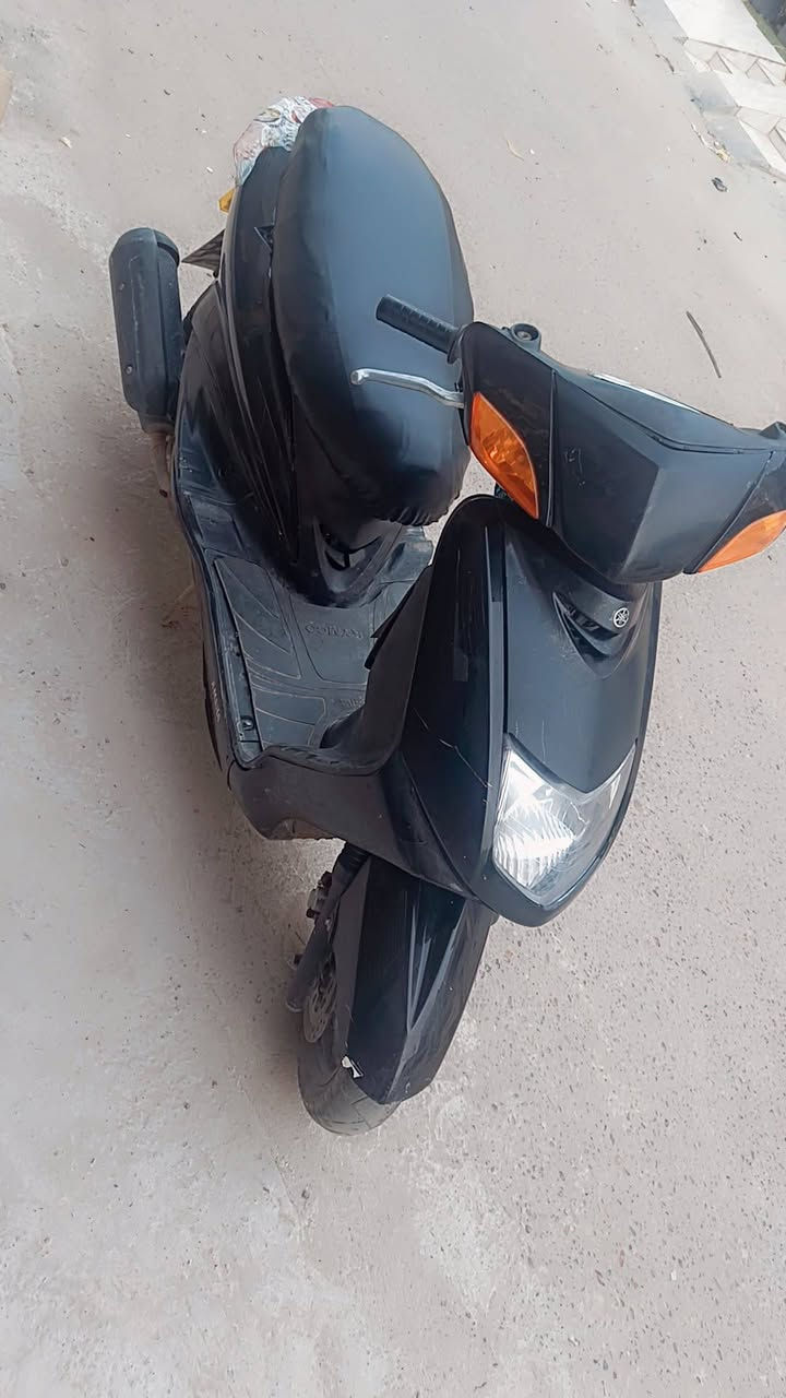 سلام عليكم عندي دراجه سكنس لبيع دراجه حلوه وناعمه سعره 350وبيه مجال رقم الهاتف ***********
