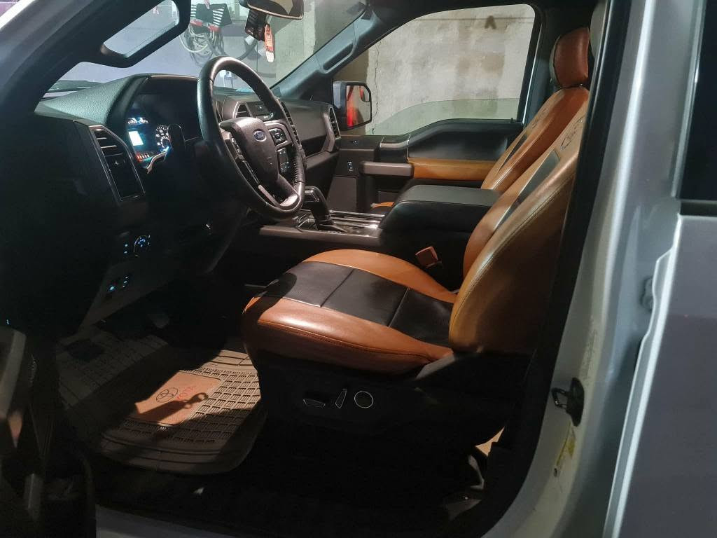 السلام عليكم 
فورد اف 150 XLT موديل 2018 سياره بسمي تحويل مباشر
السعر 210 بيها مجال بسيط
مكينه سته  توين تيربو انسه صرف بانزين تمشي على بانزين عادي
كير عشر نمر طرح مو تعليك
فور ويل
شاشه جبيره شاشه عطال تبريد قطعتين + ثلاجه حار بارد داخل جلد  
 هندبريك كهرباء
باب طويل بدي قصير ويل حجم عشرين تخم تاير سيارة على وضع شركة جديده
سيارة مال جناي ماملعوب بيها كله بلادي
كير مكينه مكفولات
ماشيه 26 الف كيلو حادث شبر من بنيد و طخه بل بدي الخلفي يرباك سليم    
مكان سيارة بغداد 
رقم  ( *********** بغداد, العراق
