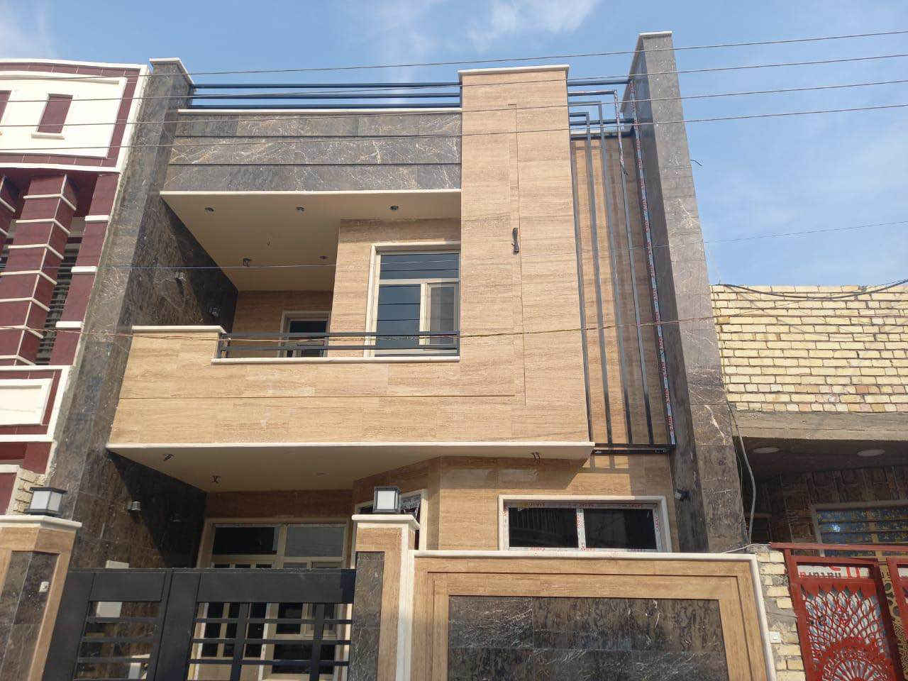 بيت طابو زراعي ملك صرف في الدورة نهاية شارع ٦٠
المساحة ١٠٠ متر
واجهة ٦,٦٦٦ م نزال ١٥ م
خدمات ماء وكهرباء ومجاري وتبليط كاملة
ارتفاع السقف ٣ متر
مطبخ وهول حولي واستقبال ومنور وحمام بالطابق الارضي
غرفتين نوم وغرفة ملابس وحمام بالطابق الثاني
المطبخ تركي تفصال مع البيت
سبالت انفيرتر توسوت وعادي ميديا مع البيت
واجهة و ارضية البيت كلها مرمر من الارضي للبيتونة 
الشبابيك والبيبان كلها ألمنيوم
باب الاستقبال قاصة ثقيل جداً
بناء سنة ٢٠٢١
السعر ٢١٠ مليون وبي مجال بسيط
للتواصل على *********** موجود واتساب بغداد, العراق
