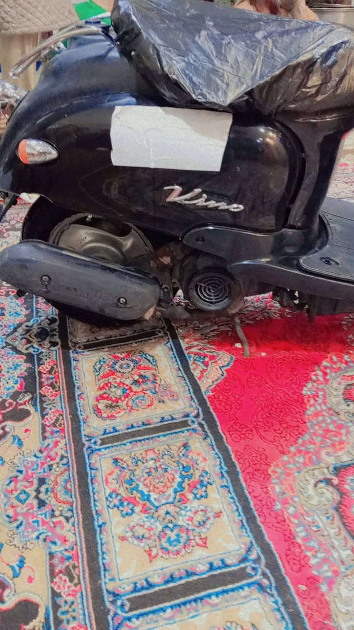 السلام عليكم 
دراجه عبدالحليم خير من الله شغاله سلف هندر كهربائيات شغاله 
السعر 400 وبيها مجال 
الرقم ***********
