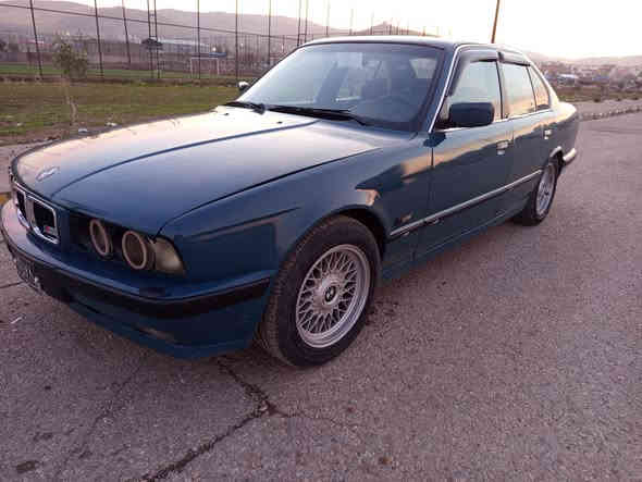 بە ناوی  خوای  گە ورە و مهرە بان

بیئێم   525   ئۆتۆماتیک  تە برید سڵایت

مە کینە  سە قە ڕ  نمونە ی  بازاڕ

ئاڕم  پلاسیک  سلێمانی  بە شە رتی

ئە وە لیات و  غە رامە ودایرە ی  مرور

گێڕو مە کینە و  کارە بای  بە شە رتی 10 فیتە ر

لێدراوی  هیچ  پێوە نییە  پێش و  پشتی کە پسە

کامل گێچو  برێک و  تە برید و  گە رمی ئیشە کات

4 تایە وویلی  لۆک  لۆکی  لە ژێرایە  ماڵی دۆستە

پێش و  پشتی  تازە  داگیراوە  1 تە قە و  2گڵا ببڕە

بە رگە سە قفوو بە رە دە رگاو بە رگە کوشنی تێگیراوە

زۆرجای زوو بە قوە توو تندو تۆڵ و  بێکێشە یە

بای  40  گڵاو  مە جال   ***********  سلێمانی
