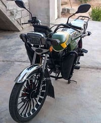 ضاغطه للبيع دراجه شرط تجي تفحص السعر 850وبي مجال ٠٧٧٢٣٠٩٠٧٨٤