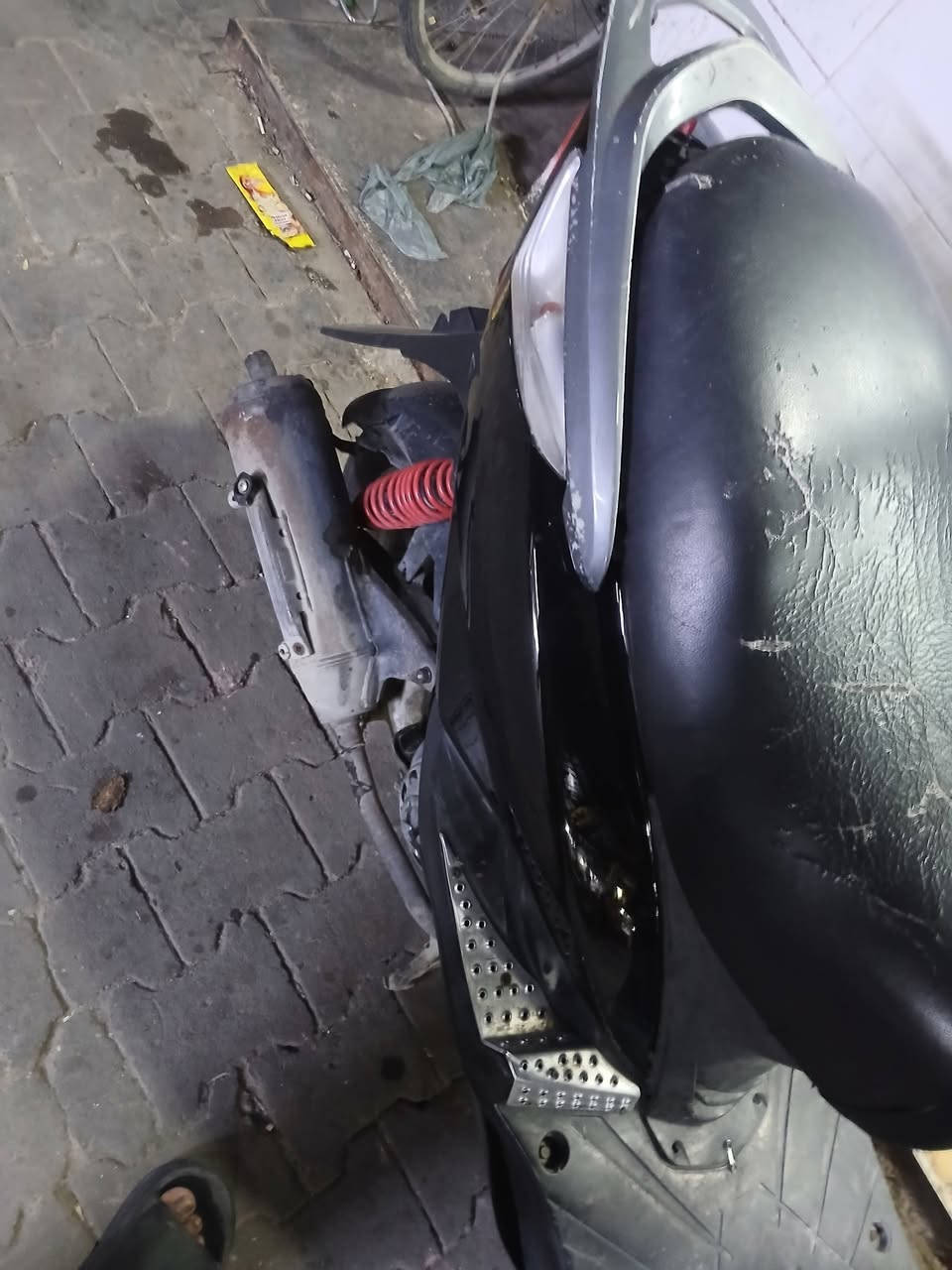 شباب ماكس ثعلب ١٤٠ للبيع دراجة نضيفة حيل وشوفت عينك ونكرة سلف والدراجة كلها شغالة سلف هندر لايت عالي ناصي اشاير عداد سرعة وكيج البانزين الدراجة ما ناقصهة شي تجي تنكر سلف وتطلع ومكينة خرسة وخير من الله السعر ٦٠٠ وبيهة مجال العنوان بغداد شارع الكفاح


**إذا كنت صاحب هذا الإعلان وتريد حذفه لأي سبب، رجاءا أرسل رسالة إلى الدعم الفني**