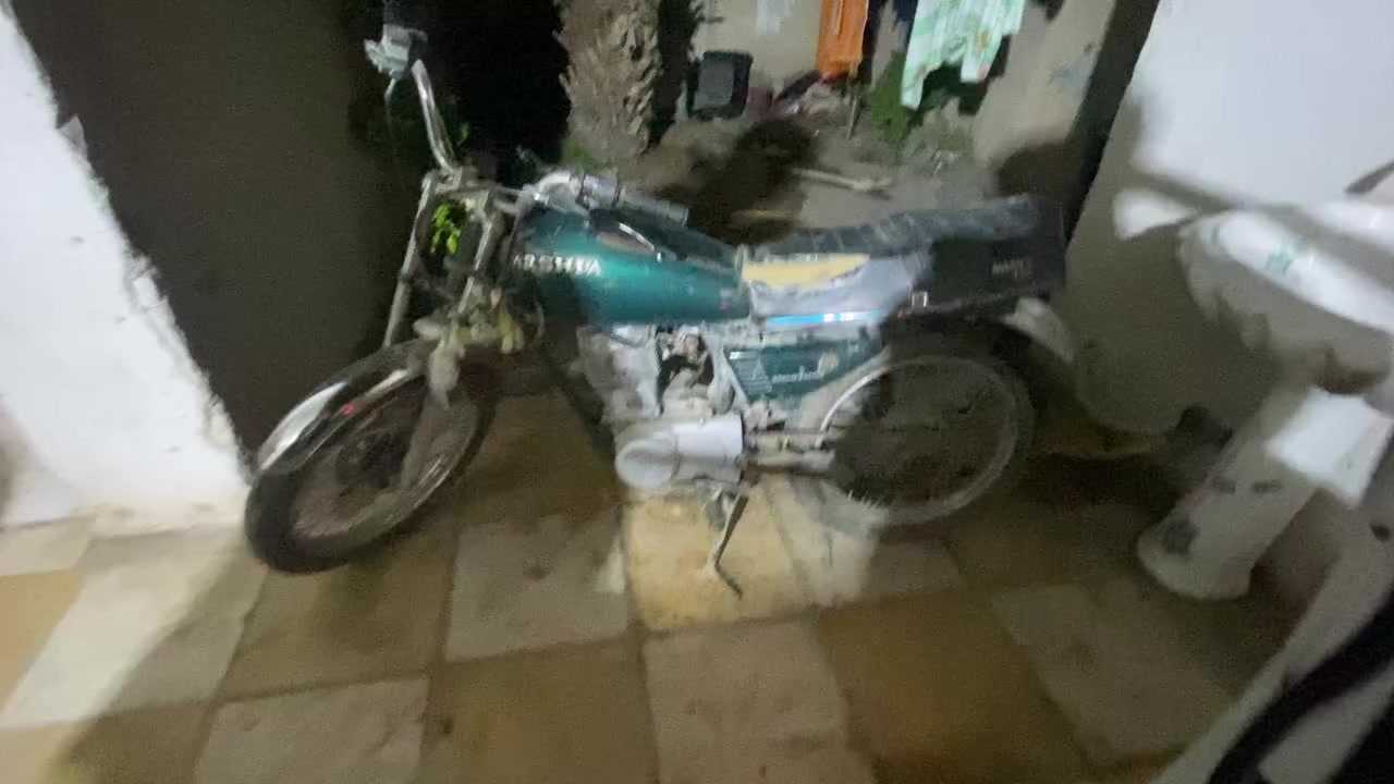 طگ فلين سعره بـ ٣٧٥ 
شغله 
اوراق اصلي وكيل لعارضي ٢١ 
وابيع بس شاصي
نجف ***********
