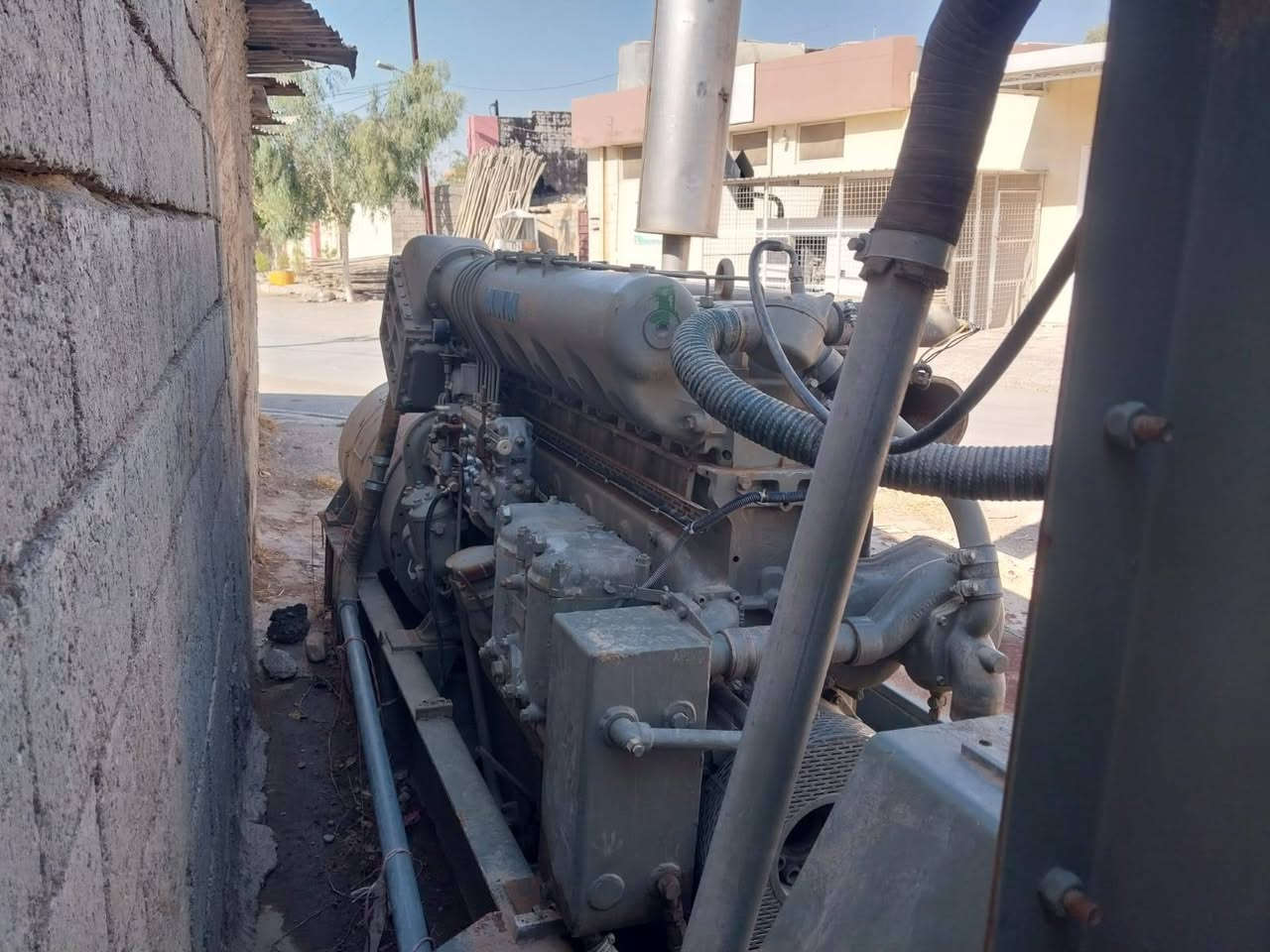 م.و.م.   التقى Maschinenwerk Mannheim بمحرك سفينة مرسيدس موتور في ألمانيا.  6 سلندر 415 kvA وات 1660 أمبير. مشتغل ٥٠ ساعه فقط
اي تفاصيل انتصل بل رقم ***********
