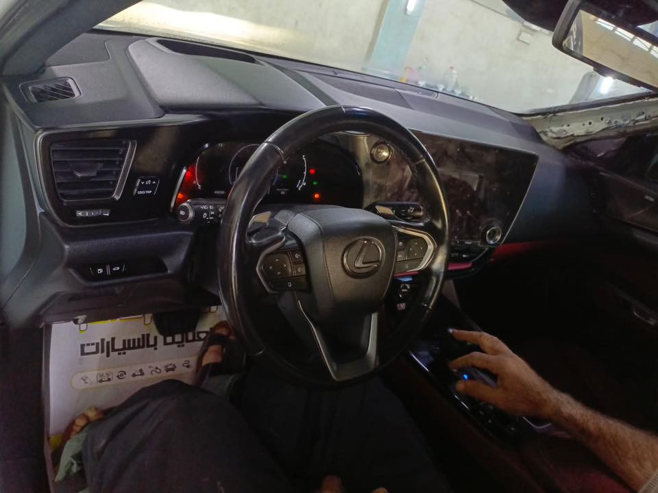 لكزز nx 350هايبرد اعلى موصفات موديل ٢٤رقم بغداد خليجي مصبوغة حزام  ‭٠٧٧٦ ٥٧٧ ٠١٨٦‬
