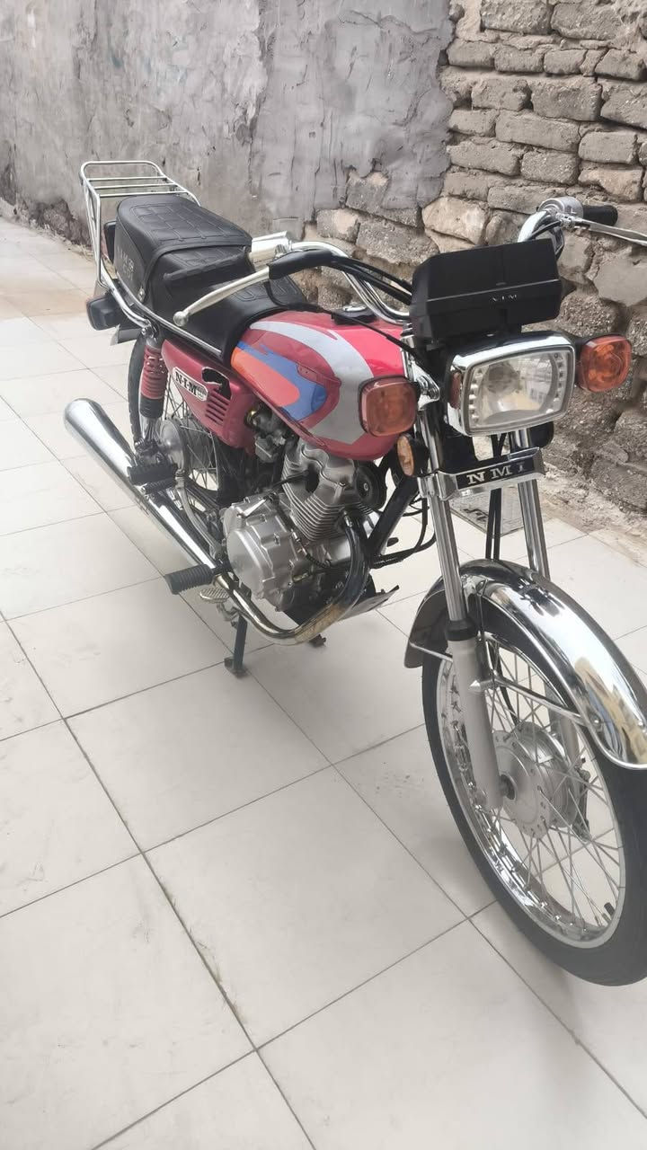 سلام عليكم دراجه للبيع امتياز 3احرف! اوراق مديل 25؟كفاله سعر 650وبيه مجال الشراي يتصل ***********بي وتساب
