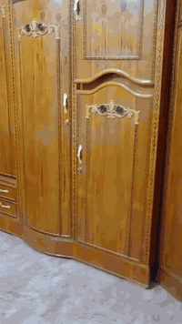 غرفت خشاب البيع كنتور (6) ابواب  طابقين نضافه فول والغرفه بل واقع حاه من التصوير المكان شطره         (.  ***********  . )
