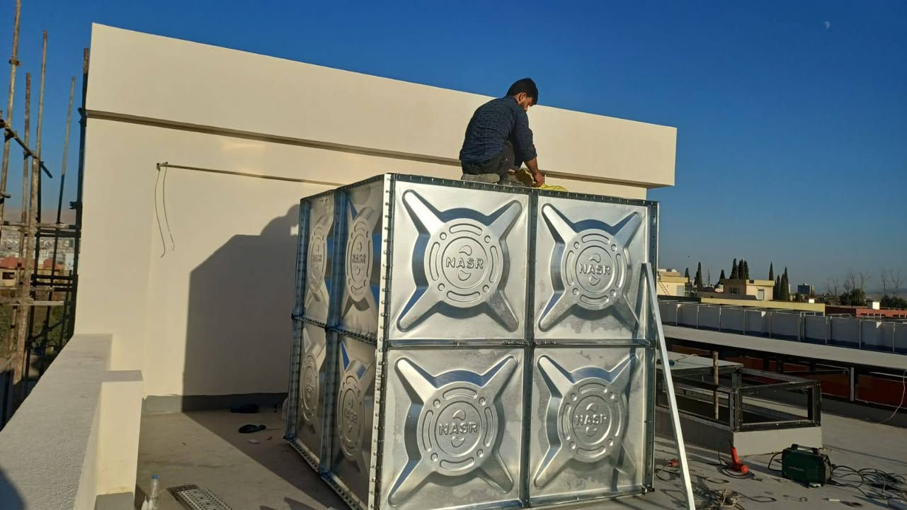 کارگە ی تانکی محمد زیارە تی
(جملە ) (موفرد)..

بۆداواکردن تکایە تێلیفۆن بکە ن یان نامە بۆپە یچ بنێرن 
وەلا می کۆمێنت نا درێتە وە..
کارگە ی تا نکی محمد زیارە تی بۆدرست کردنی ھە موو جۆرە تانکیە کی ٸاو و نە وت وگاز بە ھە موو قا بارە ی گە ورە و بچوک ..

🔵تانکی (600)لتری 3بە رمیلی گێچ 16 و18

🔵تانکی (1000)لتری 5بە رمیلی گێچ16و18
🔵تانکی (1400)لتری7بە رمیلی گێچ 16و18
🔵تانکی (1800)لتری9بە رمیلی گیچ 16و18
🔵تانکی (2800)لتری 14بە رمیلی گیچ 16و18
🔵تانکی( 3800)لتری 18 بە رمیلی گیچ16 و 2ملیمی 
🔵تانکی (4600)لتری 23بە رمیلی گیچ 16 و 2 ملیمی
🔵تانکی (5600)لتری 28 بە رمیلی گیچ 16و 2 ملیمی
🔵تانکی (1000)لتری 50بە رمیلی 2ملیمی 3ملیمی 
🔵تانکی (1500)لتری 75بە رمیلی 2ملیمی 3ملیمی 
🔵تانکی (20000)لتری 100بەرمیلی 2ملیمی 3ملیمی 
🔵تانکی( 30000)لتری150بە ر میلی 3ملیمی 4 ملیمی 
🔵تانکی (40000)لتری 200بە رمیلی 4ملیمی 5ملیمی 
🔵تا نکی(50000)لتری250بە رمیلی 4 ملیمی 5ملیمی 
🔵تانکی (100000)لتری 500بە رمیلی 5 ملیمی 

وە خۆرەھا قە بارەی تری تانکیمان لا دە ست دە کە وی بە نر خێکی زۆرگونجاو تانکی شە ریکات و معمە لا و کیلگە و مزارا عە کە نتا ن بۆ ھە موو شارە کانی  کوردستان و عیراق 
تە نھا لای ٸێمە تانکییە کانما جیا وا زە 

🔵دە رگای تانکییە کە گە ورە ترە کە دە توانری بچیتە بۆ 
ھە ر کا رێکی پێو یست یاخووێن کردنە وە..
🔵قە درمە ی ھە یە لە دە رەوە  ولە ژورەوە ۔
🔵بۆیاخ کراوە لە ژوورەوەلەدە رە وە کە دژە ژە نکە و کە وە دە کا ت تا نکییە کە بە خا وین و بۆ ما وە ە یاکی زیاتر بمێنێتە ..
🚩نا ونیشانی کا رگە ی تانکی محمد زیا رە تی 

ھە ولێر شە قامی کۆرنیش نزیک وە زارە تی پێشمەگە.
ھە ولێر پیشە سازی  با کوور .
📱ژمارە ی مۆبا یل 
کۆڕیک *********** محمد زیا رە تی 
کۆڕیک ***********وە ستا ھە لمە ت 
زین***********محمد زیا رە تی 
زین ***********وە ستا ھە لمە ت 

کا رگە ی تانکی محمد زیا رە تی
