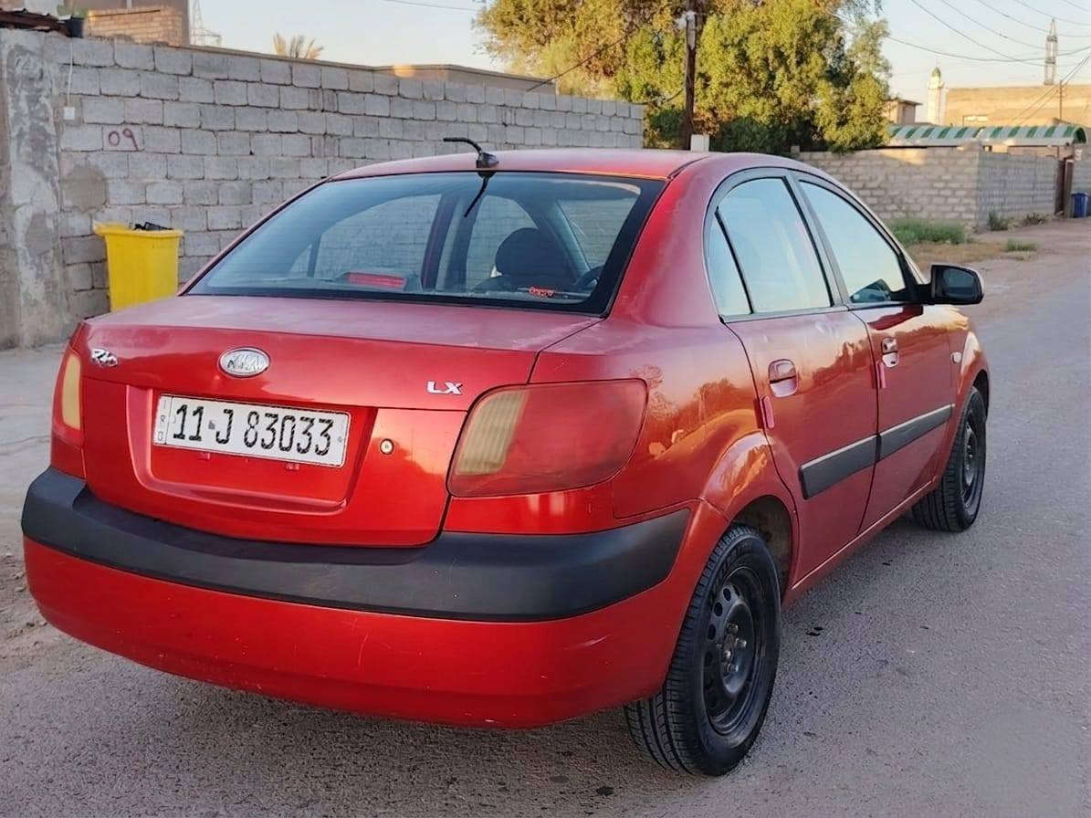 سلام عليكم للبيع كيا ريو موديل 8وارد امريكي رقم بغداد انكليزي بسمي سياره خير من الله كير مكينه صدر تخم تاير جديد حادثهه بلمدور مال جاملغ الخلفي اربع اصابع  بجم شواصي حوض تكم كله مكفول بيه 3قطع تبديل اثر شخوط او عندي القديمات السعر 72 المكان بغداد التاجي *********** 
***********
