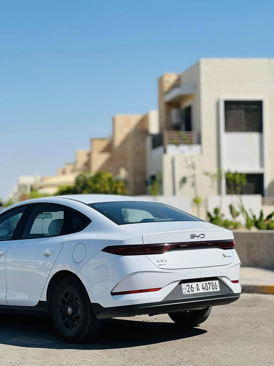 🚘 BYD بي واي دي گن بلاص نقداً فقط  🚘
ماشيه  5000 علبانزين. ! 7000 علشحن 
🔋 المحرك والتقنيات

  • محرك 1500cc اقتصادي (Hybrid + Electric + Petrol)

 • تبريد أمامي وخلفي قطعتين
 •   تمشيك  مايقارب2100 كم🔥+ على الكهرباء فقط 55km
 • بصمة + كارت دخول ذكي
 • شاشة وسطية
 • كامرة خلفية
 • حساس خلفي 

💡 الإضاءة والتصميم
 • لايت زنون
 • بك لايت LED
 • ويل اسود مات 
 • داخل جلد لون ابيض
 • تحكم مقود جانبين

ملحقات:- شاحن + كارت+ ماسحات+ مثلث وجميع التفاصيل 

تجربة قيادة مختلفة وتفاصيل تليق باللي يدور على شكل + أداء + تقنية.

📍 العنوان:  تكريت مجمع بيتي 
الستفسار ***********
