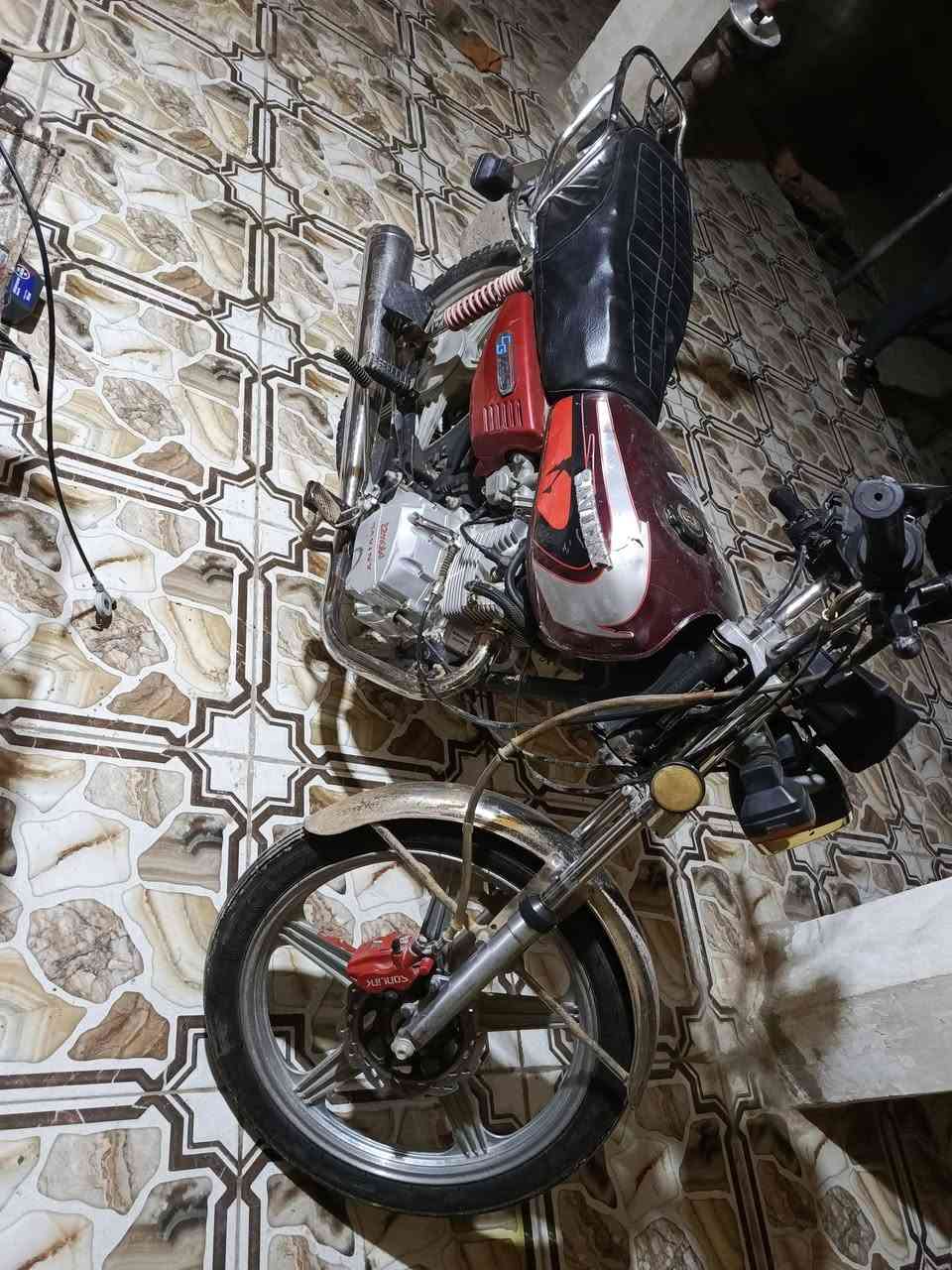 السلام عليكم دراجه نضيفه خير من الله 2020
ديالى الخالص 
***********
السعر350وبيه مجال
