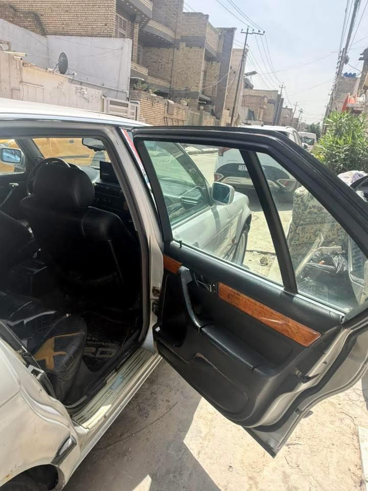 السلام عليكم
730 موديل1992 كير عادي V8 منضومه غاز  

تبريد شغال 

مكينه وكير كفاله 

كهربائيات كلهه شغاله 

حماوه متعبر النص 

مكينه قبل شهرين شديتهه

نواقص فتحة سقف امشي وطارت الفتحة

بولبرين كلج بي صوت يرادله تبديل 

غرفه يرادلهه ترتيب 

السعر 45 بيهه مجال 

وهذ مو سعرها وحق الله محتاج وعندي عمليه 

مستعجل عله بيعتهه وتساب ***********

غير متواجد ع الفيس بغداد بلديات

