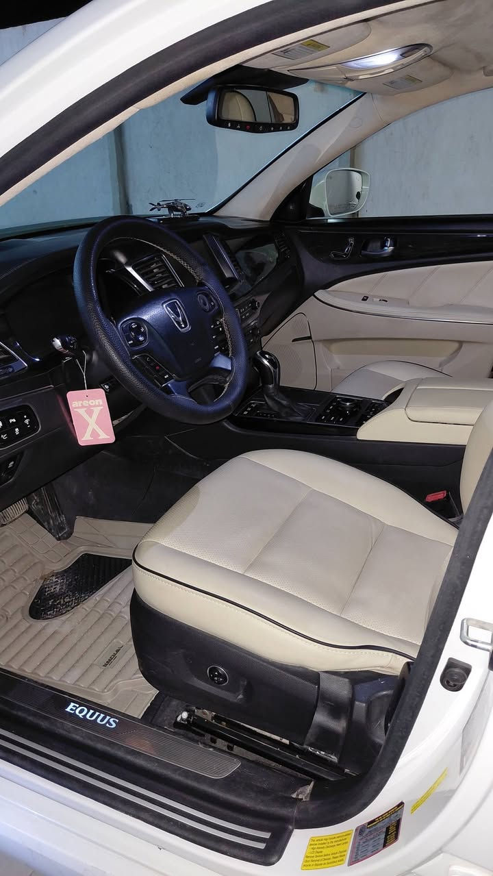 للمراوس بجي ٩٠ والفرق موجود 

ايكيوس ١٤ بأسمي فول الفول حساس أمامي وخلفي كامرات ٤كامرات أمامي وخلفي داتا شو بيبان شفط رادار تحديد مسار داخل أوف وايت جنطه شفط شتريد بيها ٣سرعات 
السياره ماشيه ١٥٥ الف ترايها مال ٢٠ امانه الله 
ماناقصه اي شي ترايها من البصره لاربيل والنضيف مبين 
المكان بابل ***********
