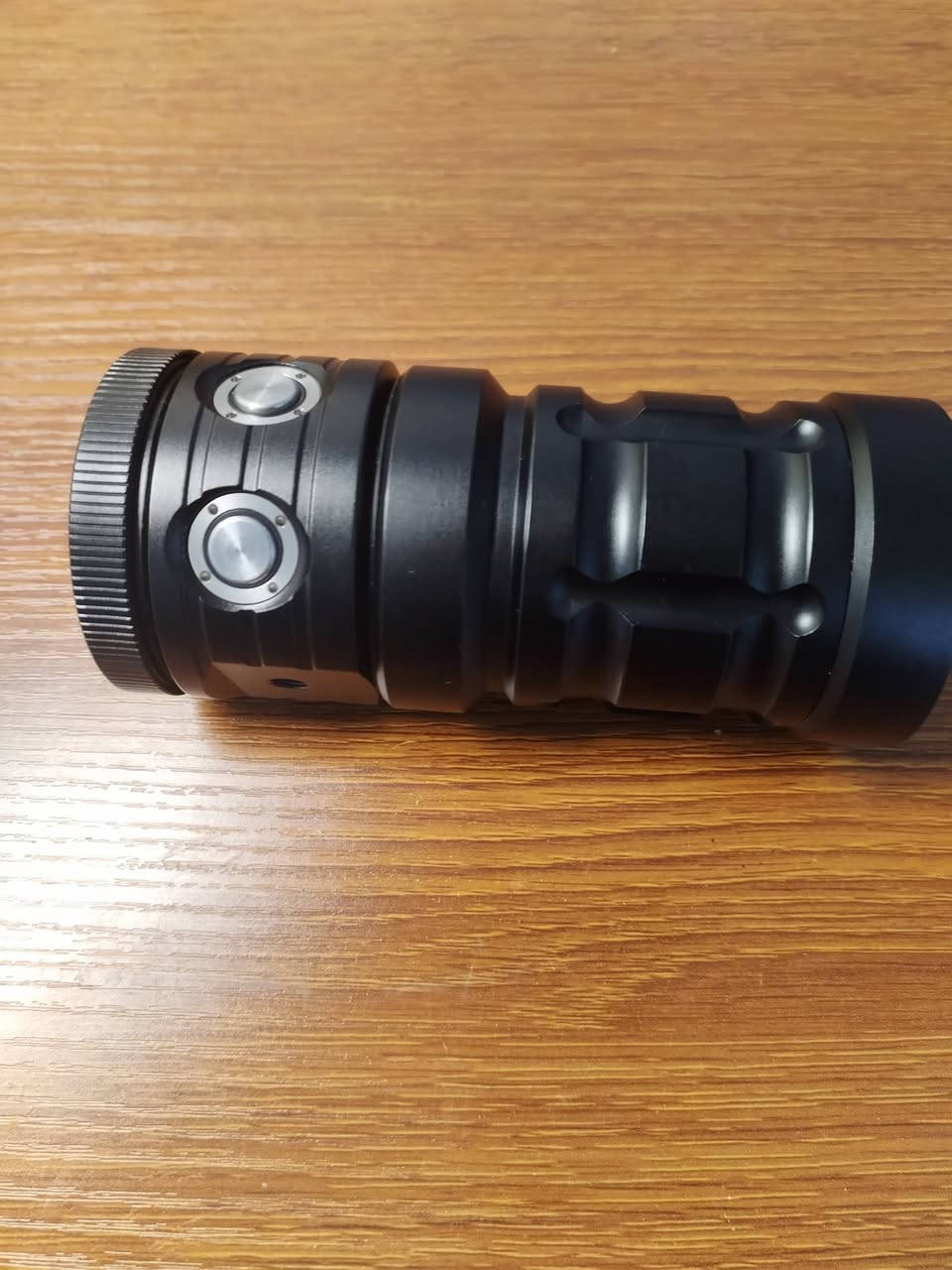 السلام عليكم اتوفر لايت اصلي ماركه اصليه واغراض كامله  وضوء جدا قوي 10000 للومن والتفاصيل بلصور
ومتوفر توصيل


**إذا كنت صاحب هذا الإعلان وتريد حذفه لأي سبب، رجاءا أرسل رسالة إلى الدعم الفني**