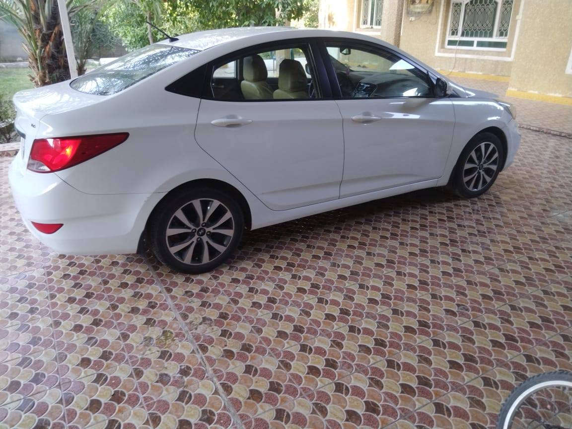 السلام عليكم
اكسنت 2016 السياره جديده 
ماشيه 84   الف كيلو متر حقيقي شرط 
محرك كير صدر كله وضع الشركه فحص 
المواصفات فول 1/1  فتحه سلايت اشاير بل مري 
داخل بيجي ويل حجم 16 تخم تاير جديد محرك 1600 
رقم بابل السياره مكفول ماعدا الضرر في الصوره في الجهة الصدر 
مكان السياره بابل السياحي  الاستفسار على الرقم ***********
