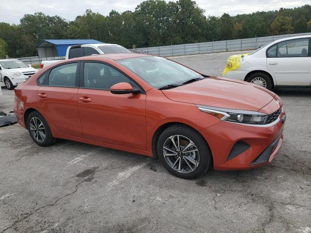 فورتي
للبيع موديل 2024 
تباع على وضعها
عنوان السياره بابل المركز
***********
