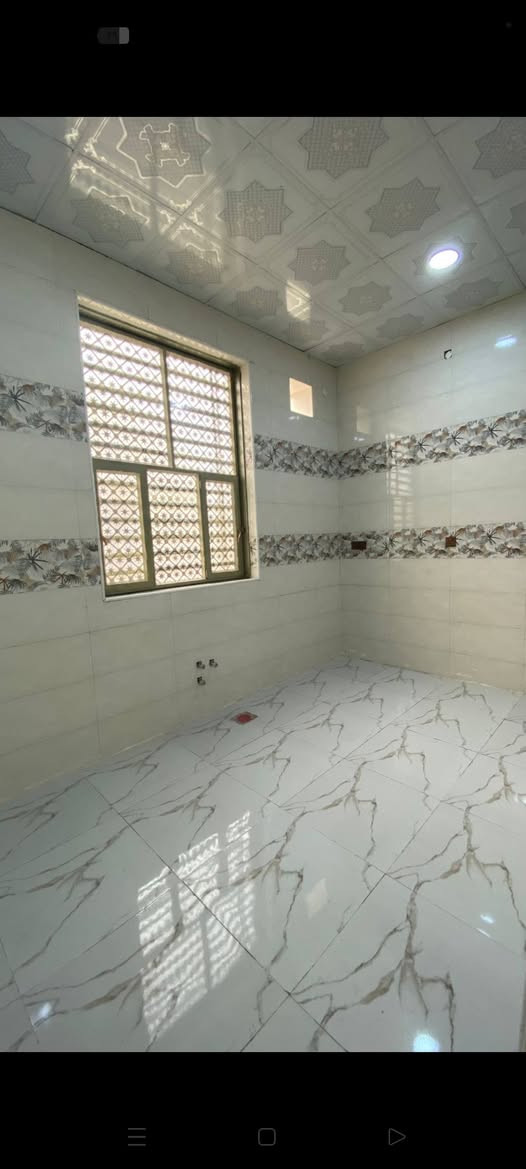 بيت للبيع ركن  طابو صرف في الأسكان الصناعي مساحته 100متر يحتوي على مشتمل وشقه بناء جديد درجه اولى مؤجر حاليأ في حي الأسرى شارع رئيسي 
***********
***********
