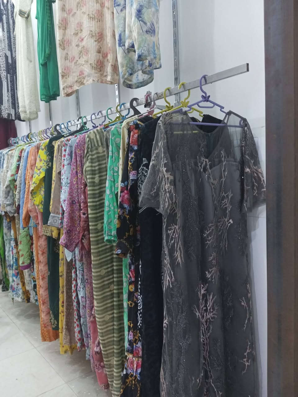 يتوفر حالياً 
رجالي نسائي بجميع انواعها 
نظافة وجودة عالية 
برندات و ماركات عالمية 
سوق الشيوخ حي العسكري شارع الصورة قرب حسينة الإمام الحسن العسكري عليه السلام


**إذا كنت صاحب هذا الإعلان وتريد حذفه لأي سبب، رجاءا أرسل رسالة إلى الدعم الفني**