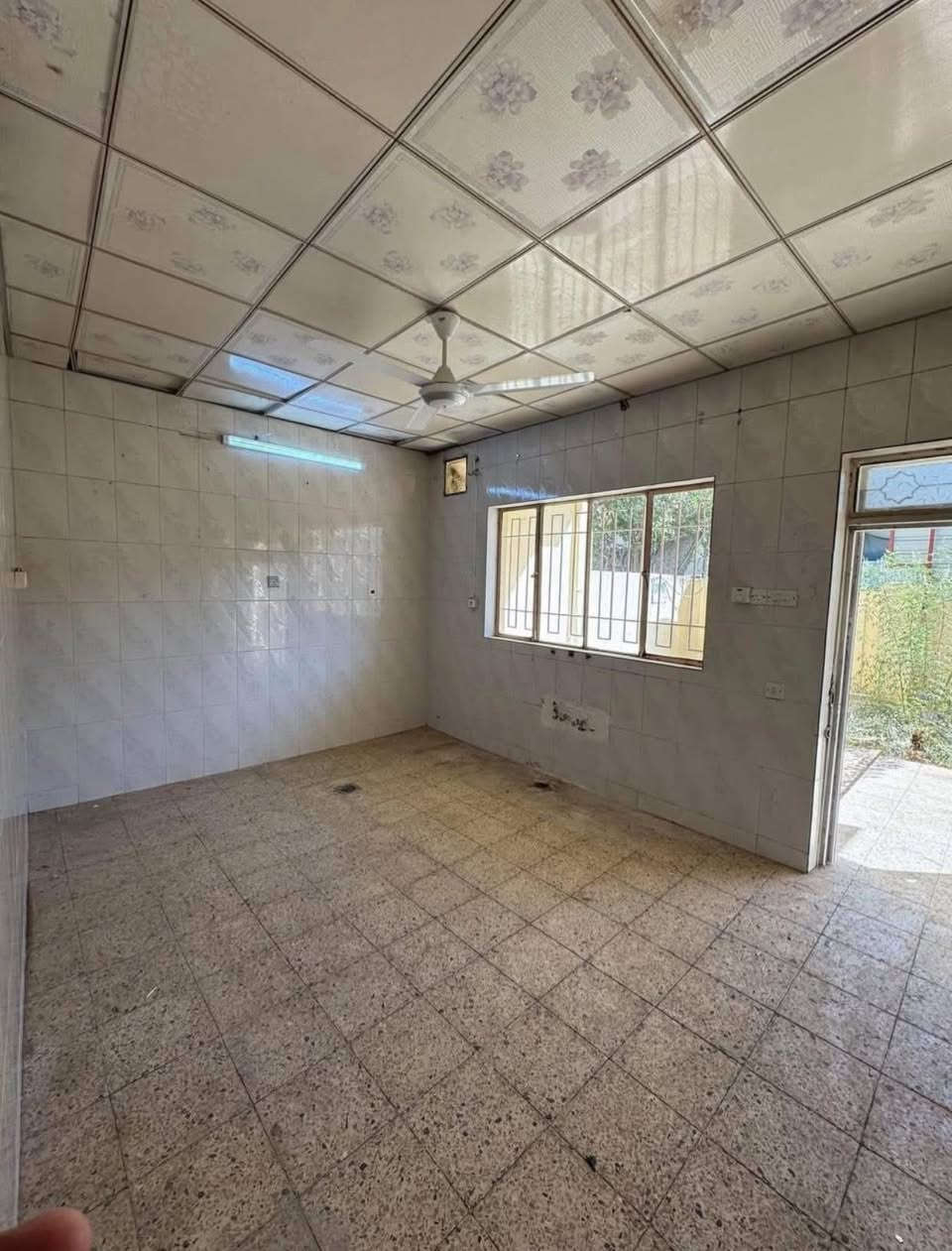 دار للبيع
السعر 190 مليون🔥
الموقع : حي البلديات ( قرب جامع السليمان )
المساحة : 200 متر
الواجهه : 10 متر
الاتجاه : شروق تام
طابق واحد : غرفة نوم وهول واستقبال ومطبخ وصحيات
فرع صبة

للتواصل والاستفسار

واتساب

0777 274 0071
