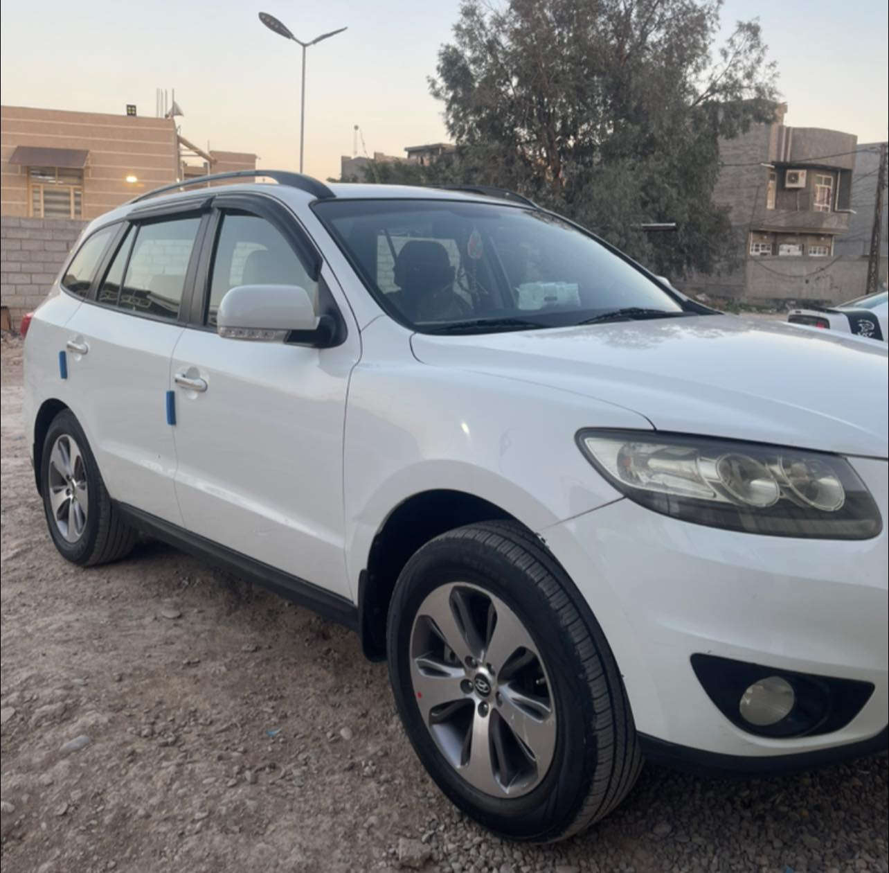 سنتافي خليجي  ٢٠١٢
فول مواصفات 
٦ سلندر مكينة ٣٥٠٠
4 ويل
فتحة سقف
تشغيل بصمة وابواب بصمة اصبع
تحكم ستيرن كامل
حساسات وكاميرة خلفية
تبريد ٣ قطع
بدون ضرر 
ماشية ١٩٨ وقابل للزيادة
رقم بغداد السيارة جاهزة والسعر ١٦٨
***********
