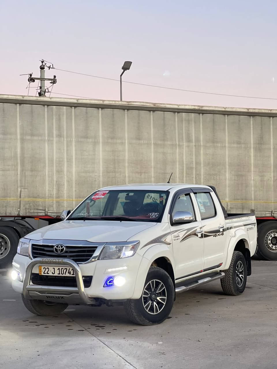 سلام عليكم بيكم. مرزيا هايلوكس 2015  سيد نهرو. كير توماتيك. كير محرك بشرط مامفتوح برغي كلها وضع شركه ماشي190. رقم هزا سنويا جديد و بسمي  سيارا كفاله عامه من دعاميا لي. دعاميا  *********** وتساب ***********
