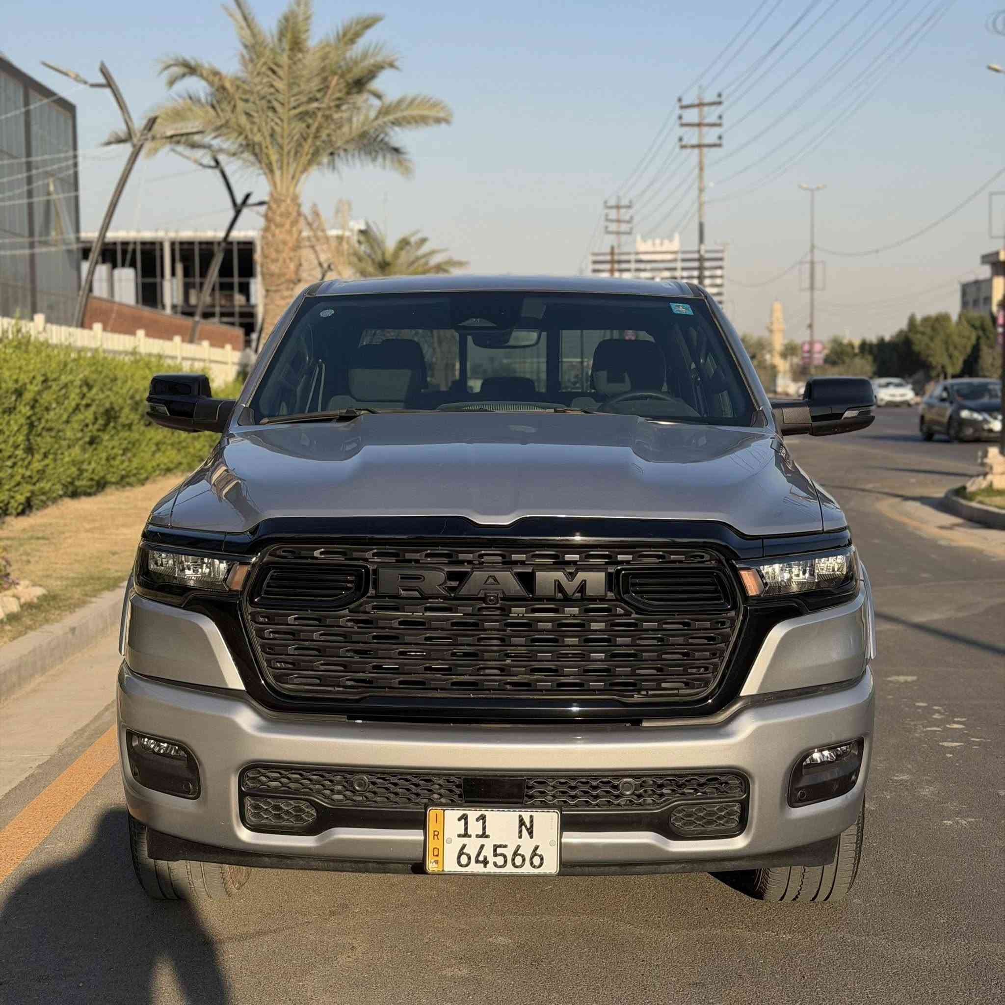 رام 2025
فئة Lone star ⭐️ 
باب طويل بدي قصير المرغوب 
محرك 6 سلندر تون تيربو مو العادي

ماشية 11 الف ميل جديداً  

رادرات امامي و  جانبي
شاشة تيسلا بلادية
حساسات امامية و خلفية
سستم الباين
تثبيت مسار
اماكن تخزين تحت المقاعد الخلفية
قاصة 
كامرة 
كرسي كهرباء
وباقي المواصفات المعروفة

حادث جدا بسيط بنيد تبديل وصبغ جاملغ
والسيارة مصلحة بالوكالة بامريكا وحتى السستم الايرباك  بلادي  

 ***********‬
بغداد البياع

السعر 375
