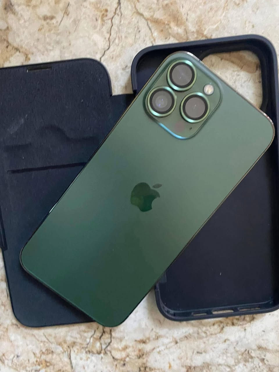 ايفون 13 برو ماكس 
جهاز كلش نضيف 
بحاله الوكاله 
بطاريه86 
ذاكره 256
مستبدل شاشاه 
جهاز شرق اوسط 
فيس ايدي شغال 
جهاز كله مكفول وشغال 
شاشاه تلث خيارات فيس ايدي شغال 
مكاني حله اتصل او خاص 
***********
سعر 550 وجهاز مو سعره والله 
او مراوس
